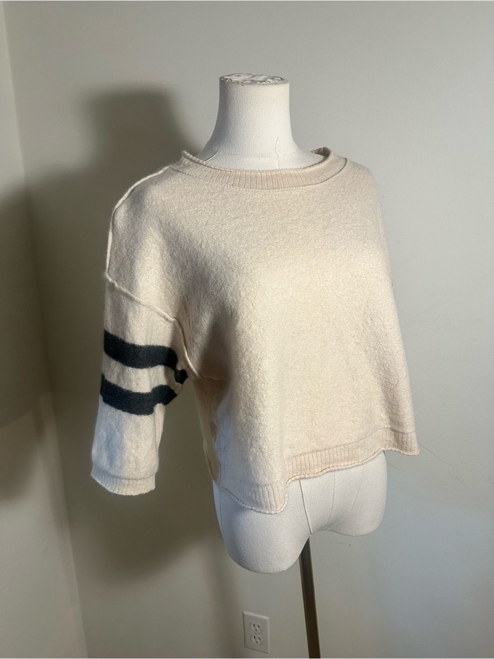 Maeve 100% Cashmere Striped Cropped Sweater Large Cream/Black Anthropologie - Picture 6 of 13